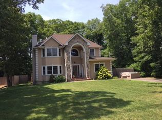 20 Hunter Ave, Miller Place, NY 11764