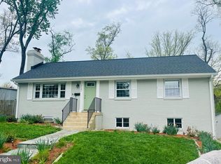 10721 Jones St, Fairfax, VA 22030