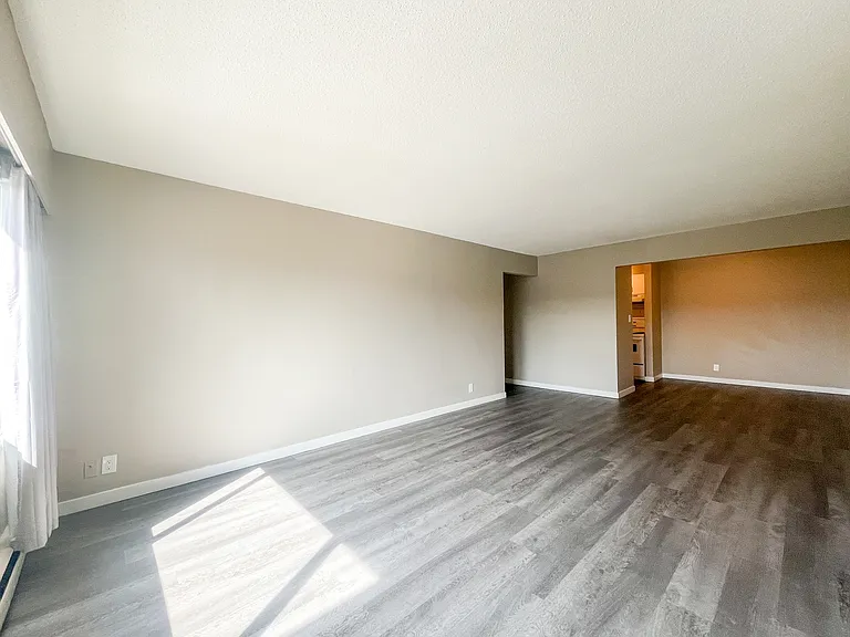 3030 10th Ave — Photo 15