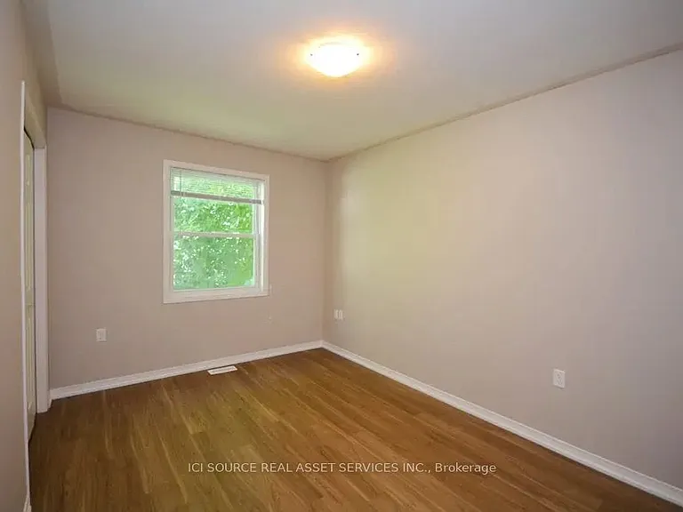26 Louise Ln #MAIN FL — Photo 5