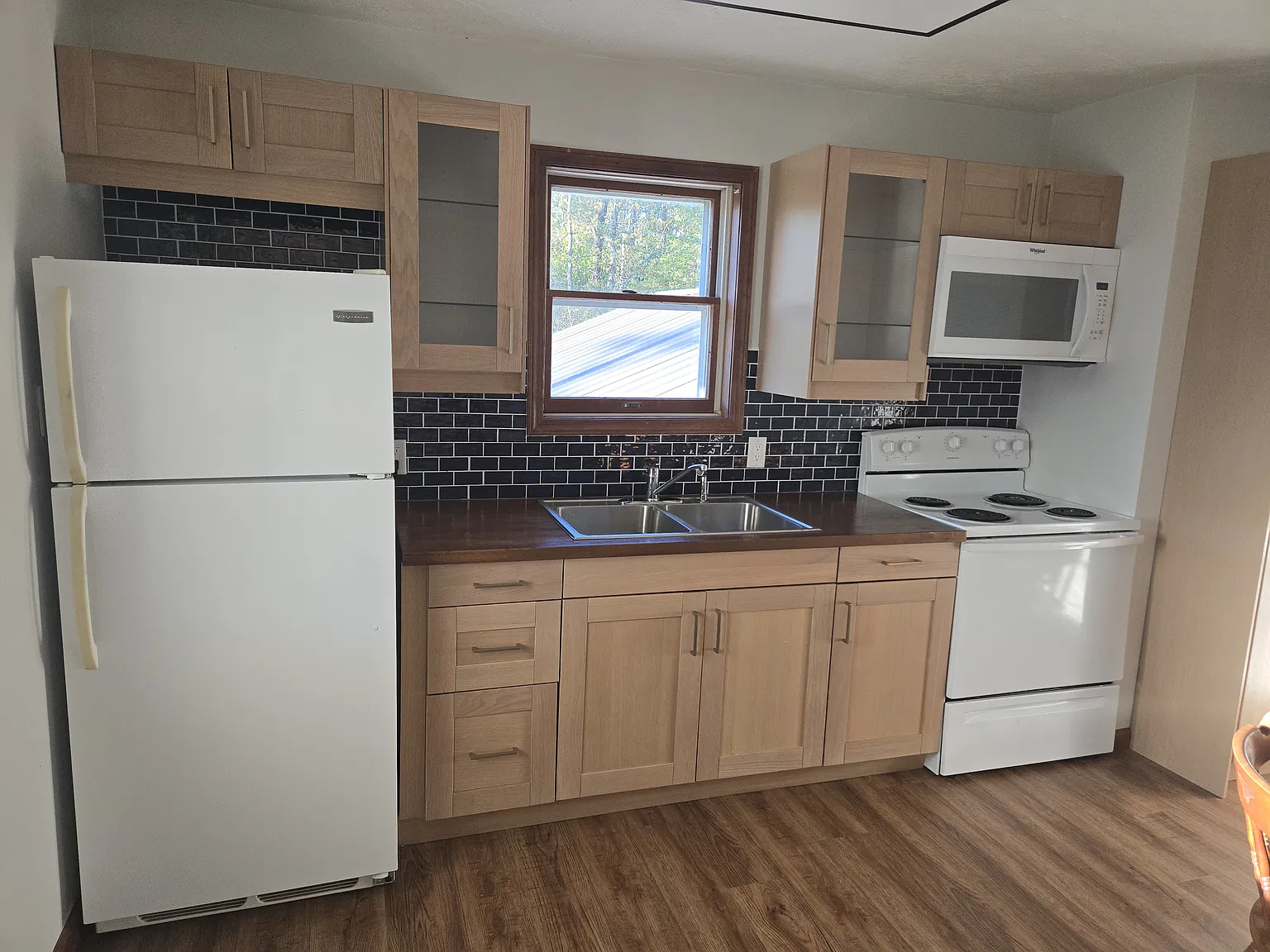 1400 E Shore Dr — Photo 3