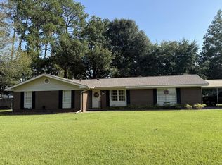 327 Lake Dr, Eufaula, AL 36027