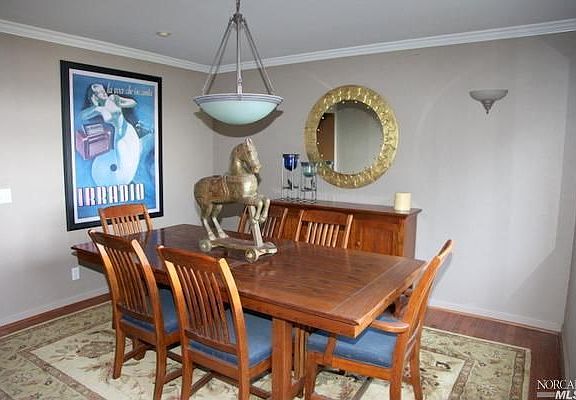 3rd image of 215 Currey Ln
