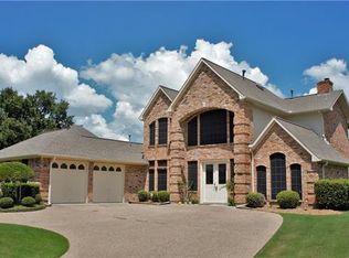 8513 Navigation Dr, Rowlett, TX 75088