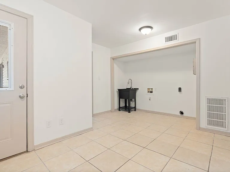 167 Rolling Hill Dr — Photo 17