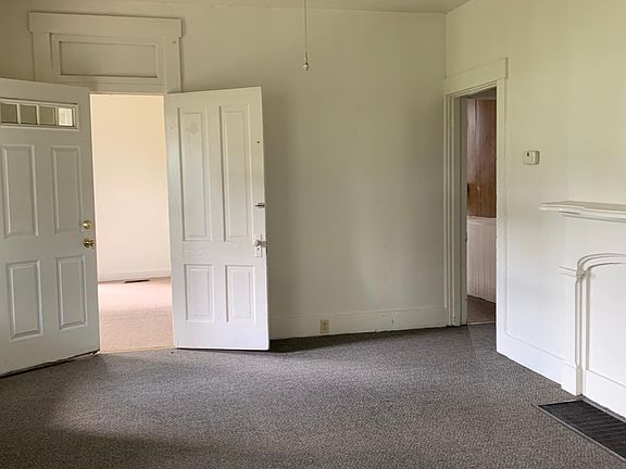 4th image of 726 N 12th St