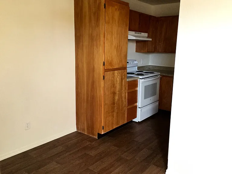 Desert Shade Apartments — Photo 8