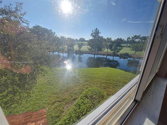 3rd image of 13090 Vista Isles Dr APT 122