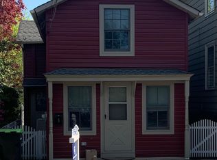 5 Park Pl E, Cranbury, NJ 08512