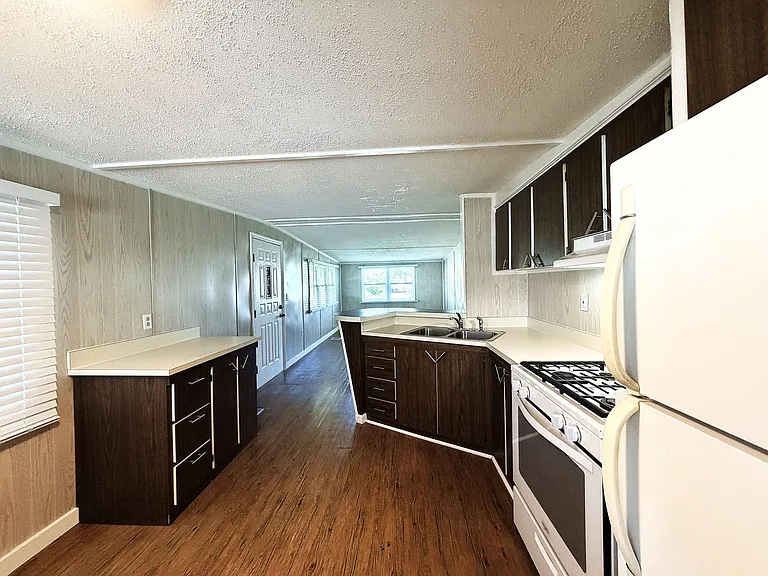 139 Gaslight Ave — Photo 8