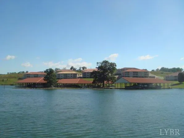 1020 Siesta Key Ct, Moneta, VA 24121