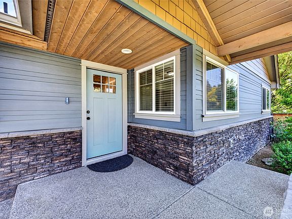 3rd image of 11605 67th Avenue E