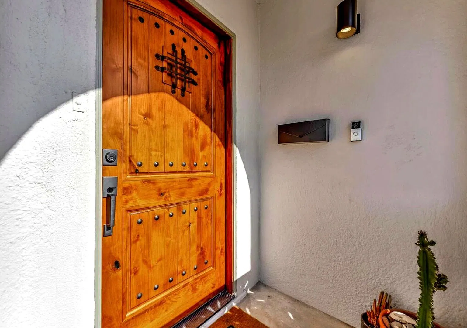Charming 1925 Spanish Home in the Heart of Eagle Rock | 2 Bed / 1 Bath — Photo 3