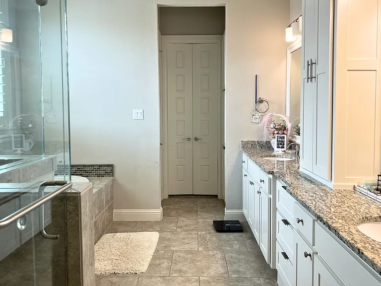 880 Saint Peter Ln — Photo 15
