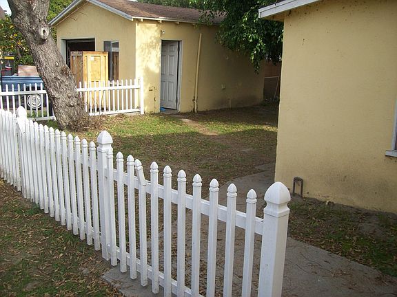 2nd image of 7025 Dinwiddie St #7027