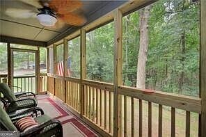 4th image of 585 Lee Dr
