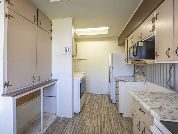 5th image of 550 N 8th St