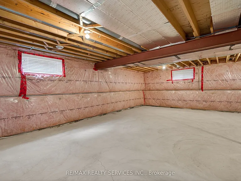 4 Bergenstein Cres — Photo 22