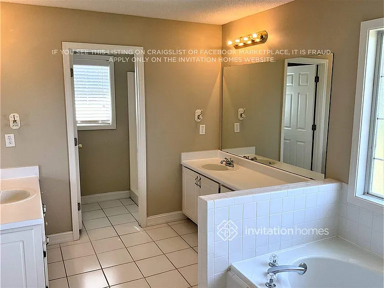 1121 Sutton Dr — Photo 18