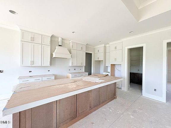 4th image of 5848 Carriage Gate Dr