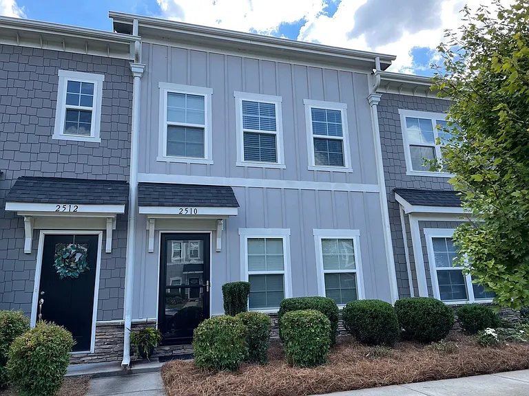 2510 Gallery Dr — Photo 1