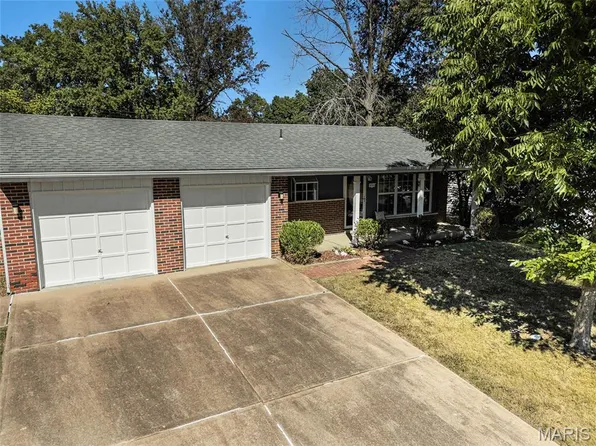 3151 Lin Tel Rd, Saint Louis, MO 63125