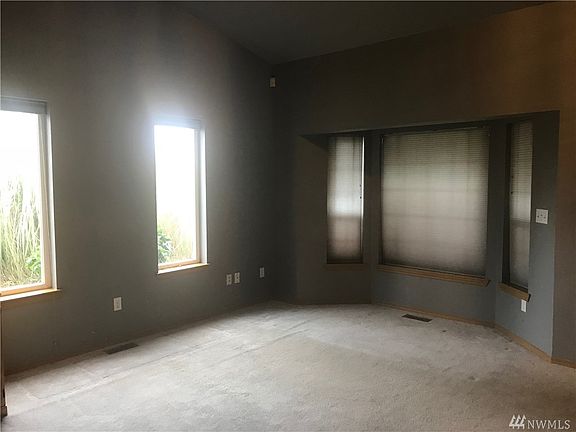 2nd image of 4593 43rd St NE