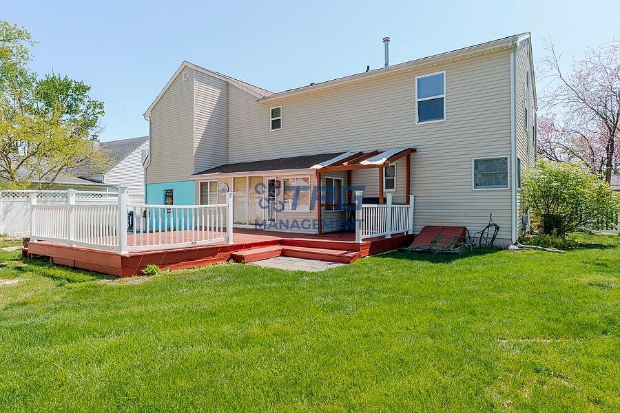 1st image of 8 Windsor Dr