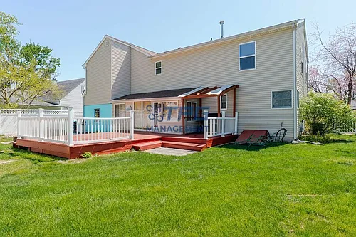8 Windsor Dr Photo 1