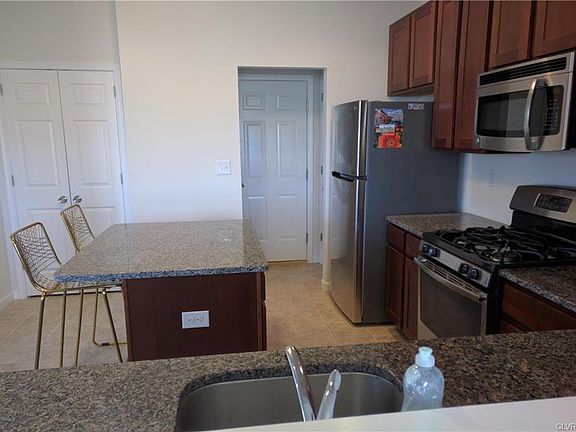 4th image of 4484 Elmwood Dr