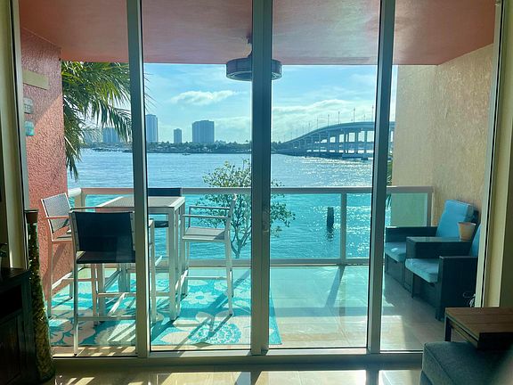 5th image of 2640 Lake Shore Drive #215