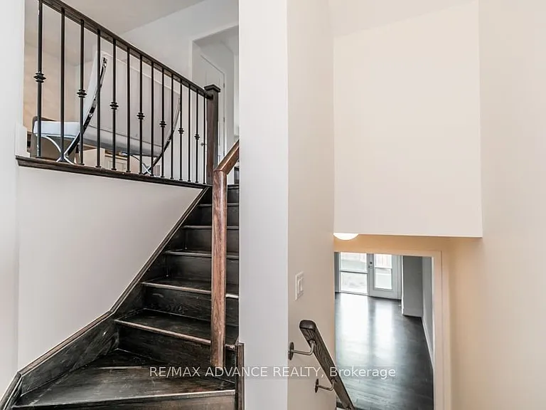 12 Cambray Rd — Photo 5
