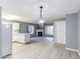 6800 E Hunterview Dr NW #216, Calgary, AB T2K6K5