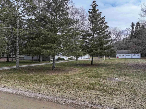 3578 Bittersweet Dr, Columbiaville, MI 48421