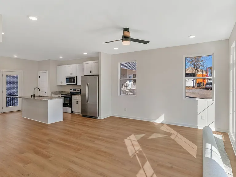 310 Cedar St — Photo 12