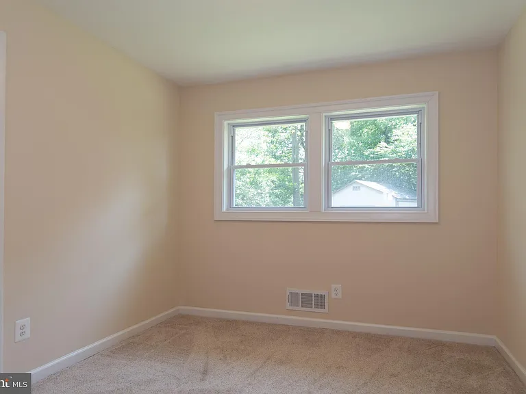 6400 Japonica St — Photo 13