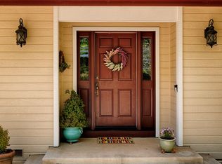 22890 Pheasant Ct, Auburn, CA 95602