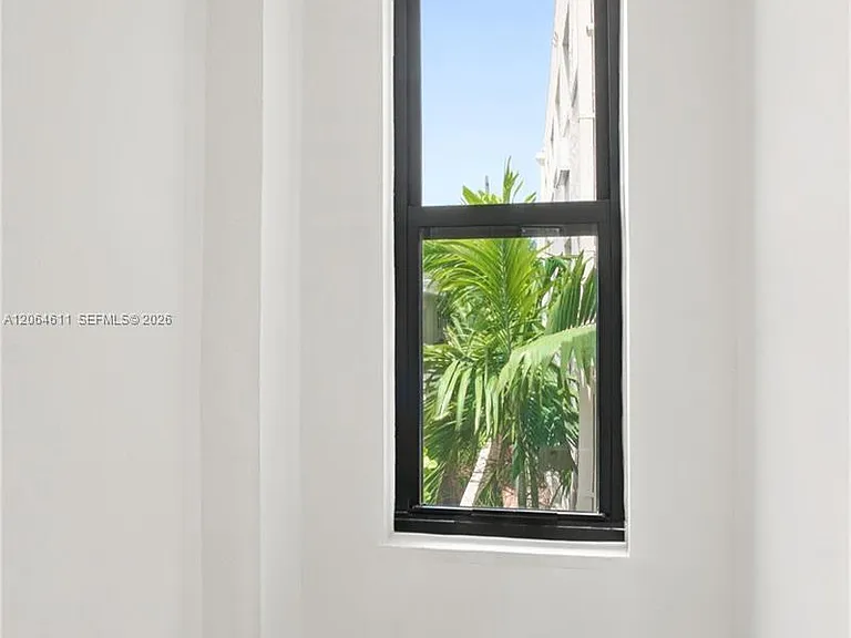 934 Michigan Ave #209 — Photo 10