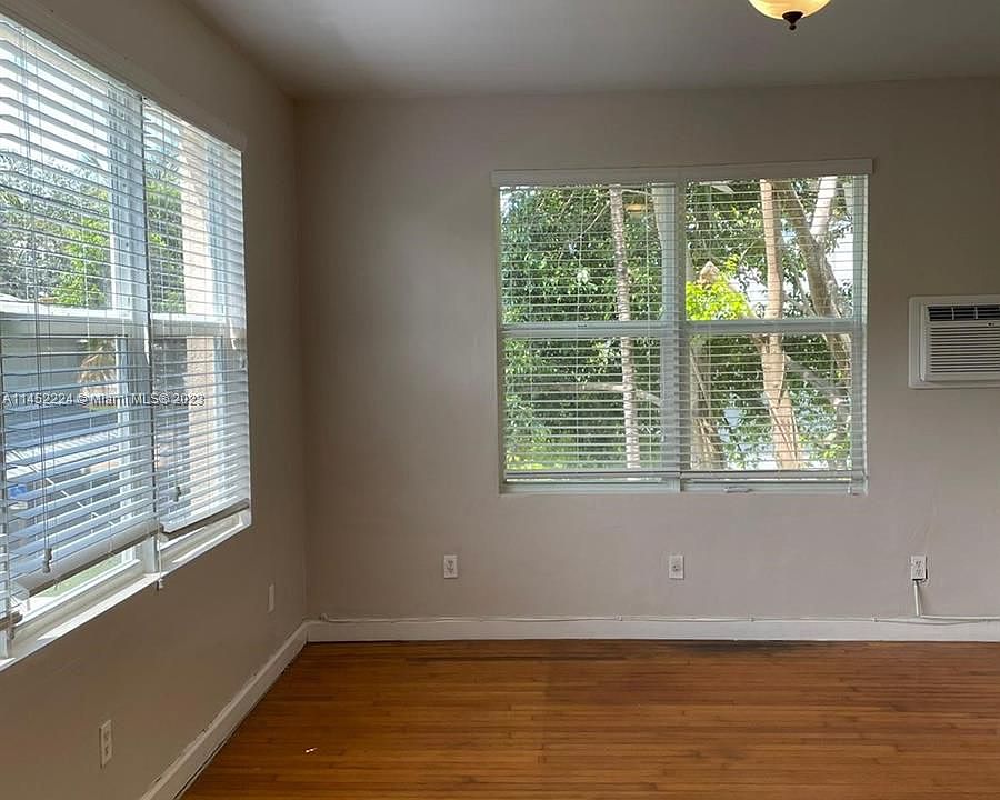 1st image of 344 Mendoza Ave APT 7