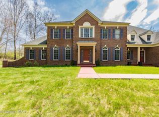 353 Great Bear Way Rd, East Stroudsburg, PA 18302