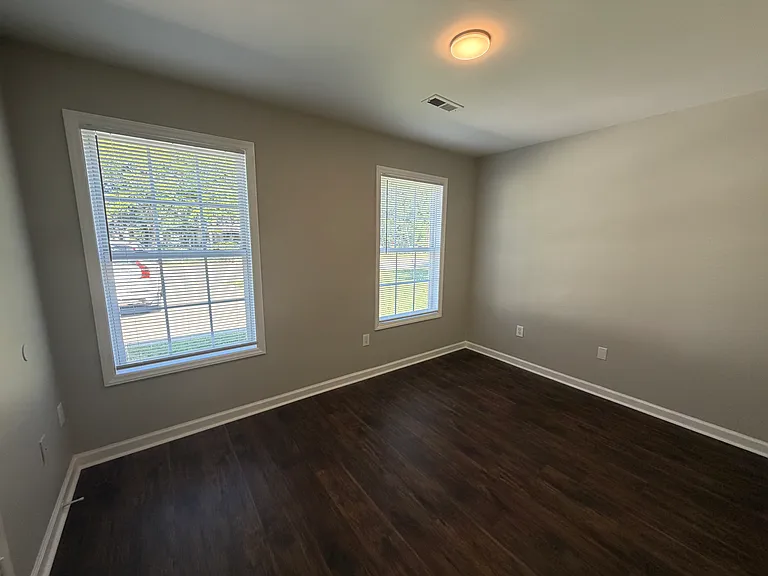 604 Winston Cir — Photo 9