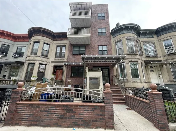 970 52nd St, Brooklyn, NY 11219