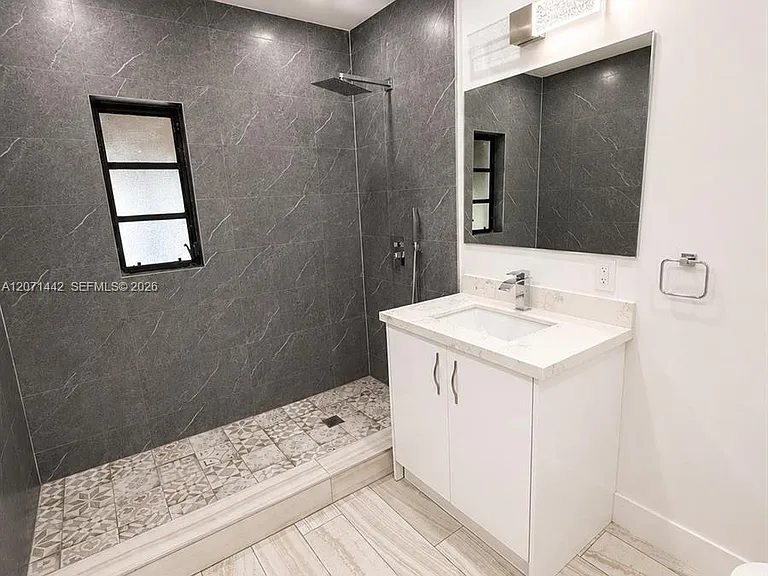 1508 Funston St — Photo 15