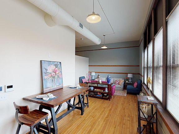 3rd image of 2222 Queen St #8347255