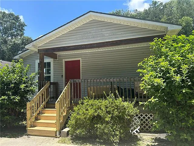 4 bed, 2.0 bath, 1152 sqft, $1,850 — Photo 2