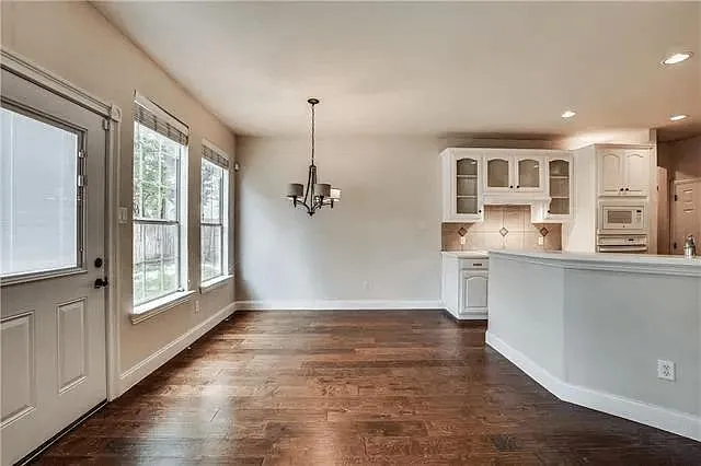 5205 Sandstone Ln — Photo 4