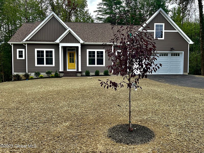 3rd image of 5 Burnham Road
