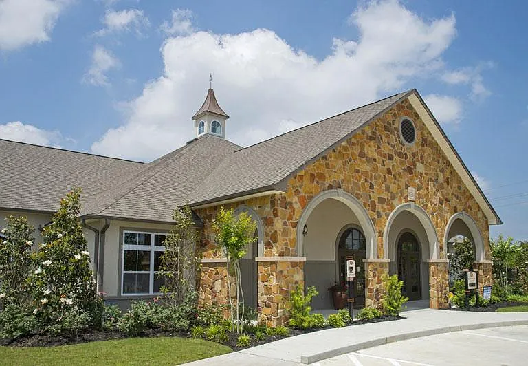 Landmark Grand Champion — Photo 2