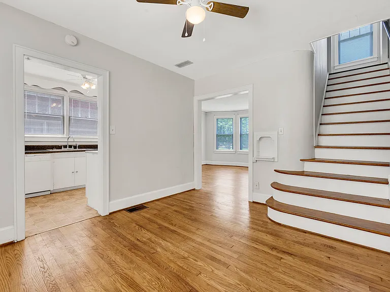 318 Woodrow St #318 — Photo 6