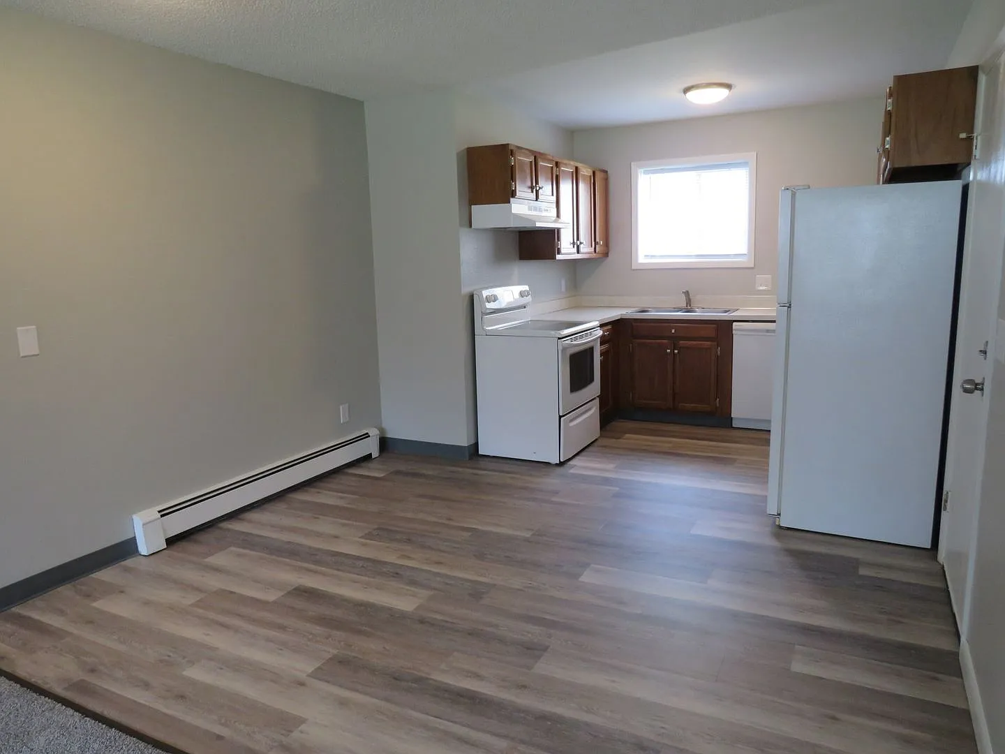 828 Yellowstone River Road — Photo 2